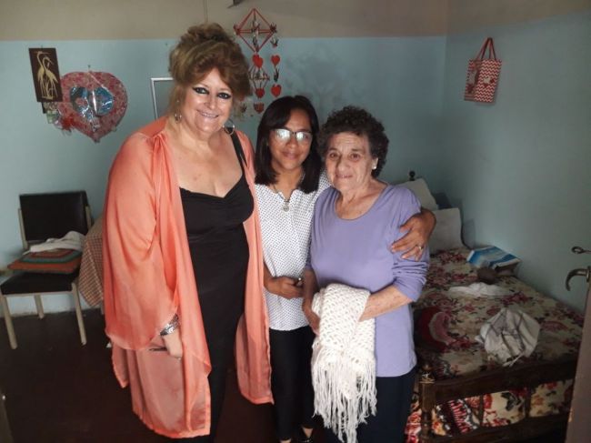 Supervisan servicios para ancianos