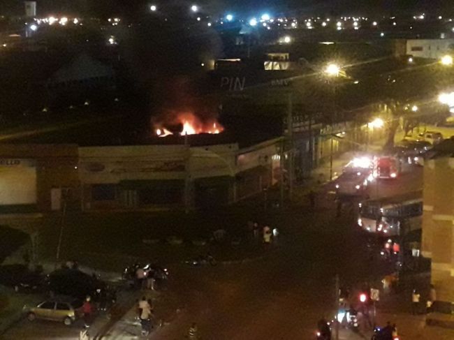 Incendio en la noche