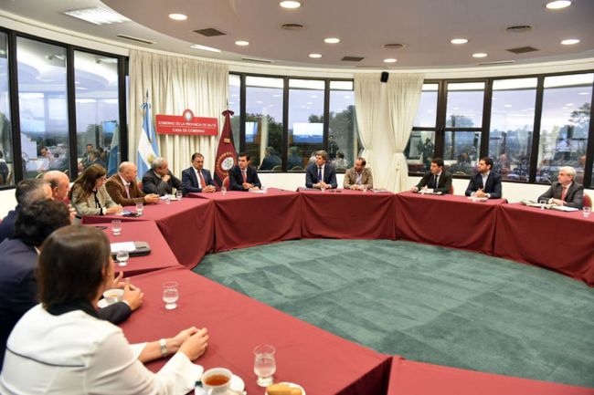 Reunión del Gabinete provincial y legisladores