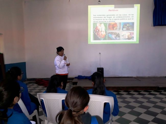 Capacitación en Colegio San Cayetano