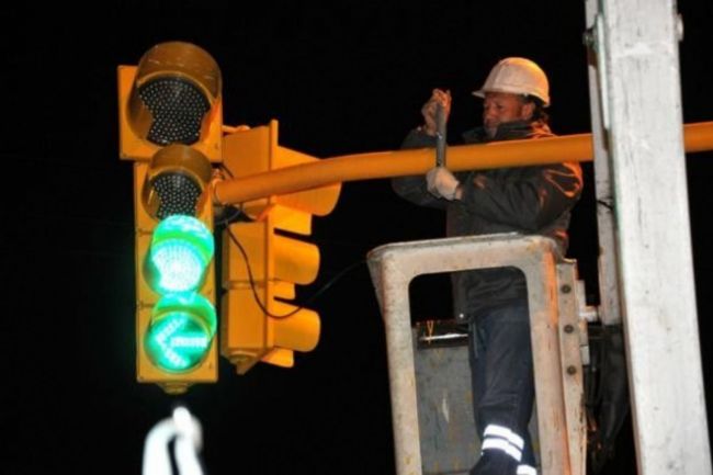Recambio de luminarias de semáforos