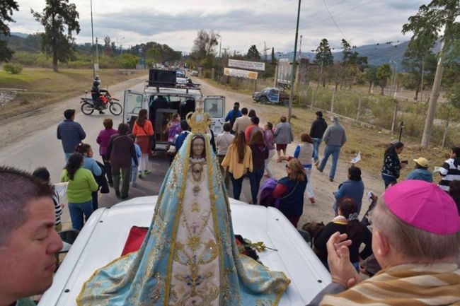La Virgen a la su paso por Vaqueros