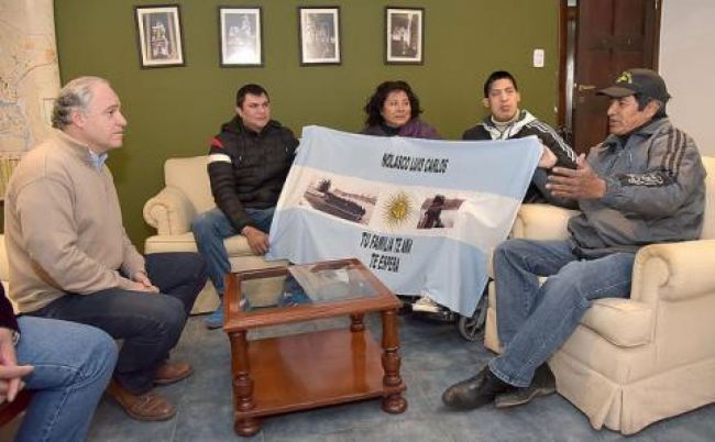 Familiares de tripulantes en el Concejo