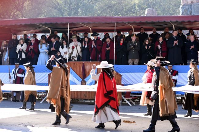 Desfile cívico militar