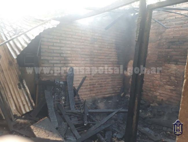 El fuego consumió todo en la casa