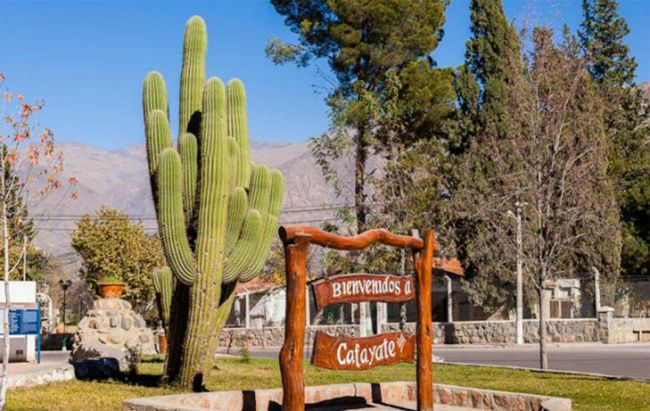 Acceso a Cafayate