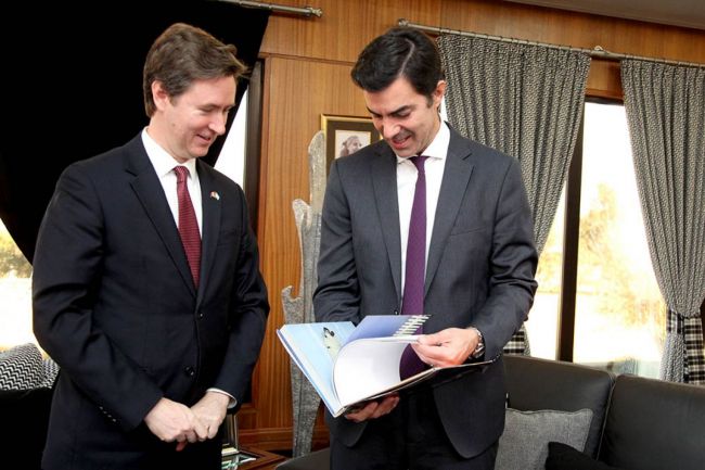 Urtubey con el embajador de Canadá