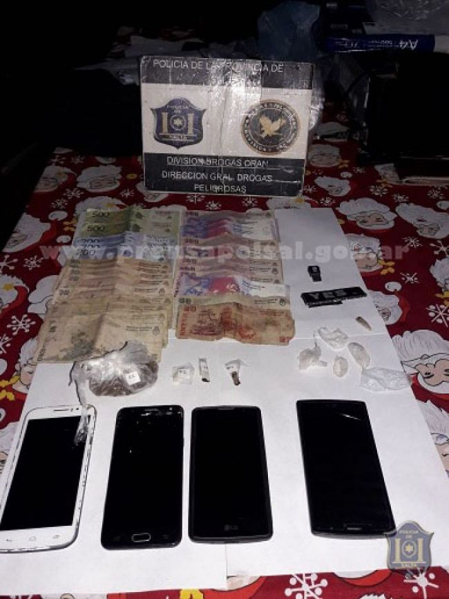 Droga y otros elementos secuestrados