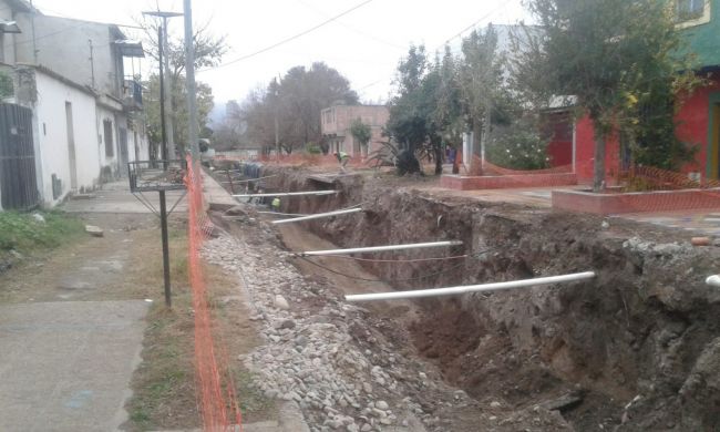 Obras en calle Leguizamón