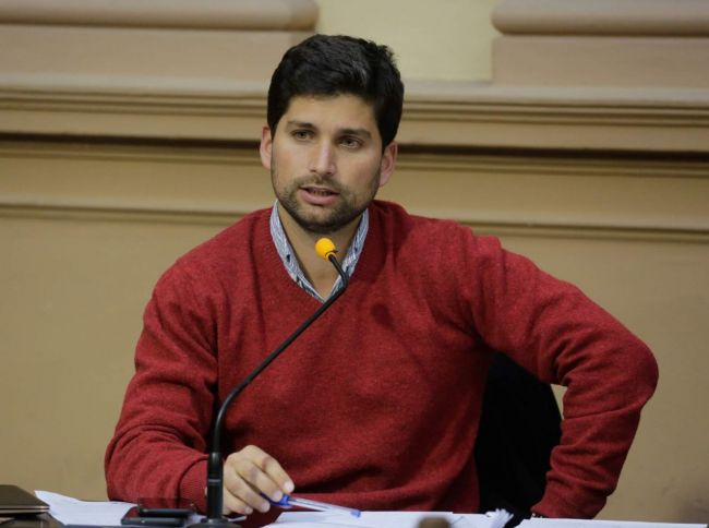El diputado Lara Gros votó en contra