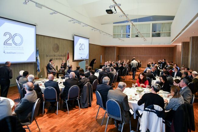 Urtubey con empresarios en Córdoba