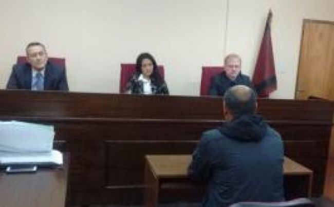 Juicio al policía retirado