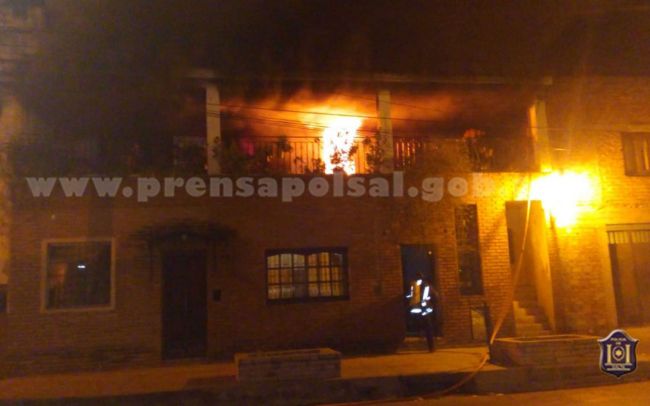 La vivienda en llamas