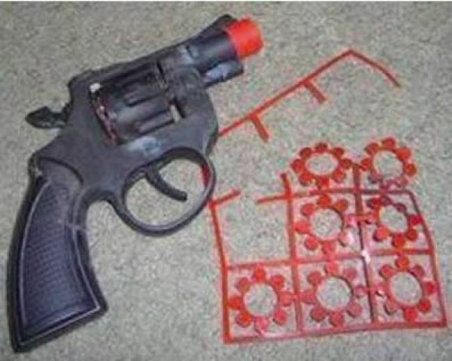A prisión por robar con arma de juguete