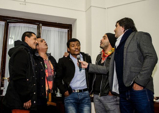 El concejal David Leyva cantó con Los Nocheros