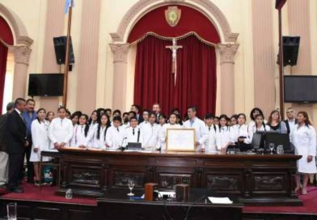 Distinción a alumnos de La Silleta en el Senado