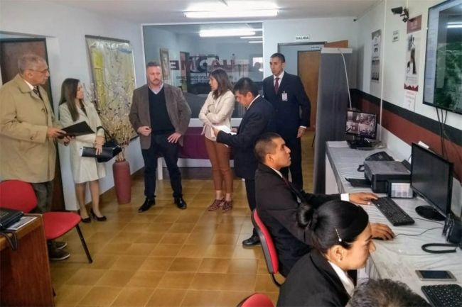 80 personas con arresto domiciliario o pulsera electrónica