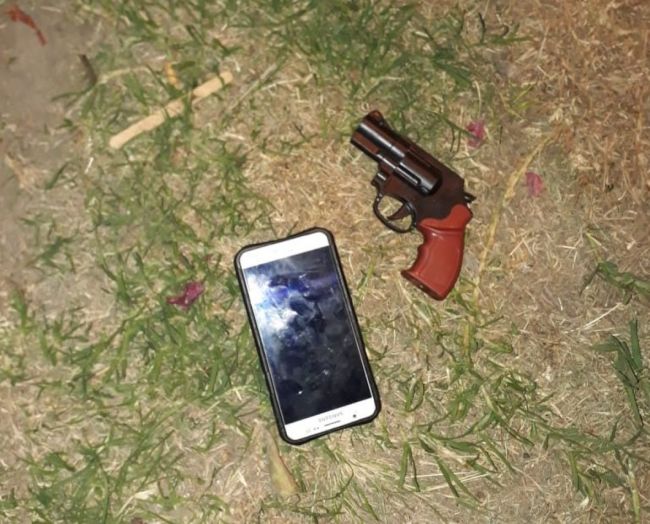 Robaban con arma de juguete