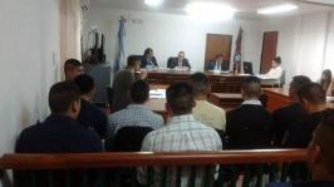 Reclusos en juicio