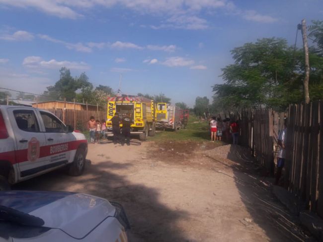 El fuego consumió por completo a la vivienda