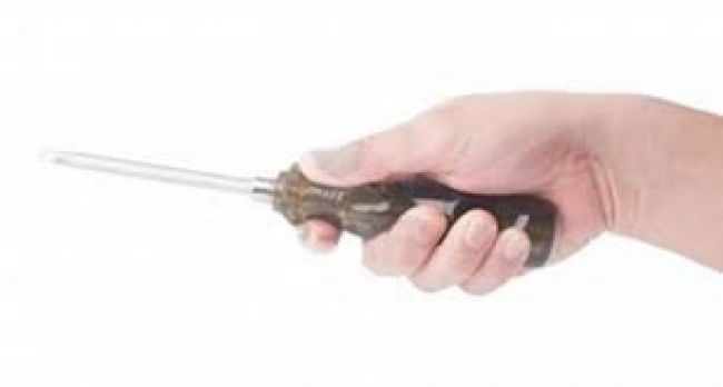 Agresión con destornillador