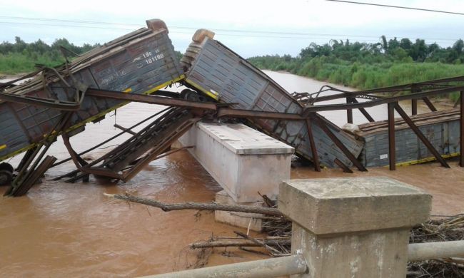 El puente cedió una vez más