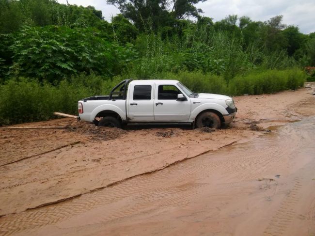 La camioneta empantanada