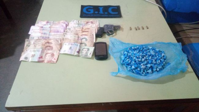 Drogas, arma y dinero secuestrados