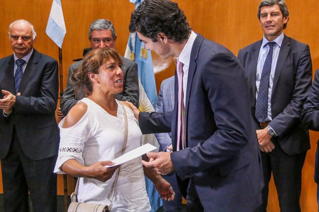 Entrega de créditos a emprendedores