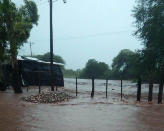 Lluvias intensas en Apolinario Saravia