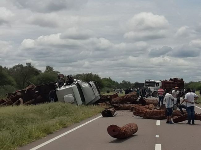 Los rollos de quebracho provocaron el siniestro