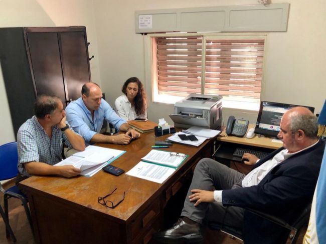 Polémica por autorizaciones de viajes a menores