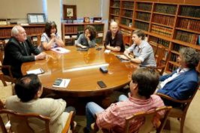 Catalano con periodistas