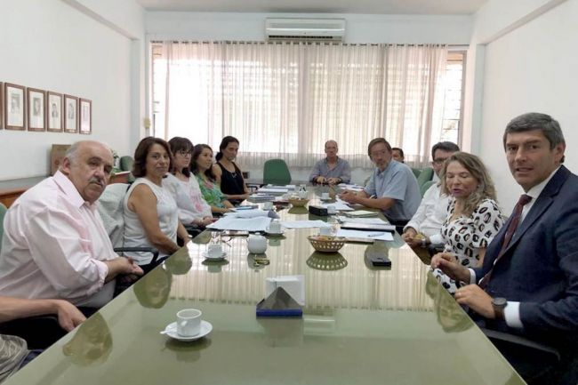 Yarade con autoridades universitarias