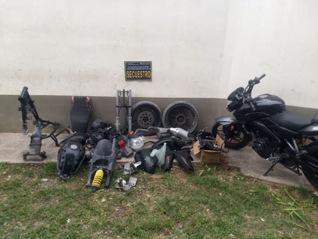 Las motos estaban siendo desguazadas