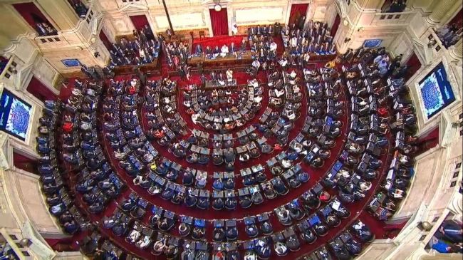 Asamblea: Mucho discurso y pocos anuncios