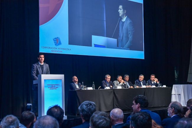 Urtubey en el evento Visión Estratégica de la Vitivinicultura Argentina