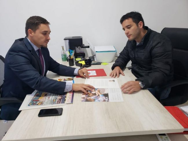 Kripper con el jefe comunal de Rosario de Lerma