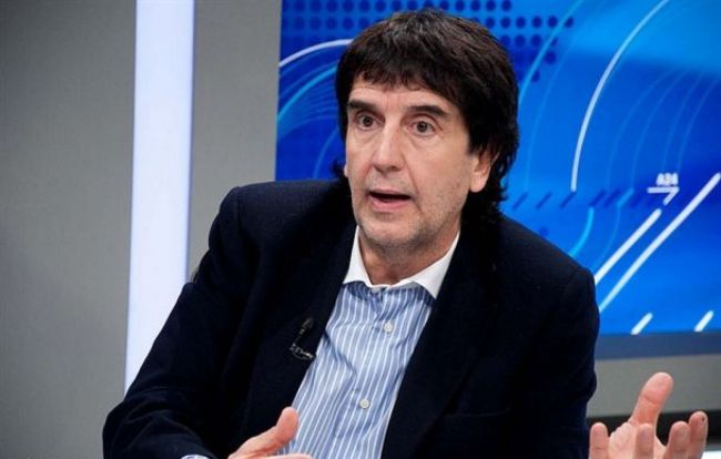 Economistas y politólogos en la jornada empresarial