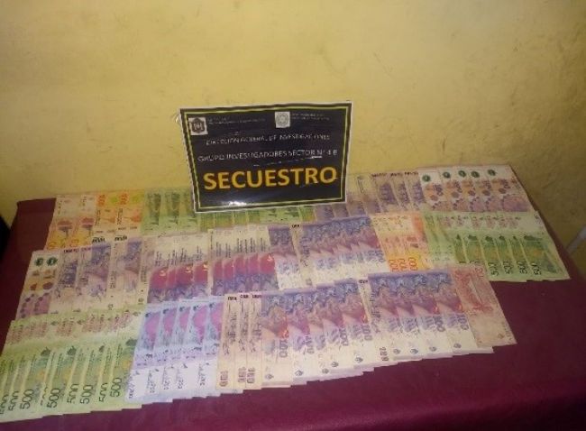 Secuestro de dólares falsos