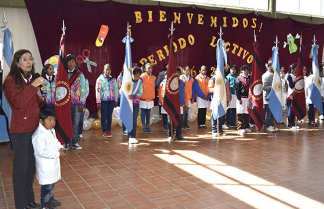Los chicos de la Puna a clases