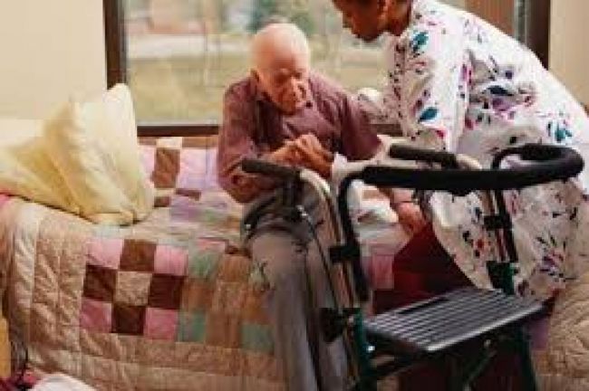 Más controles sobre hogares de ancianos