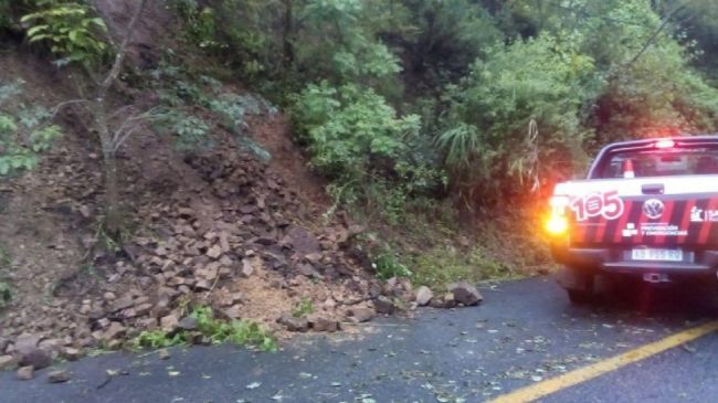 Desmoronamientos en el cerro San Bernardo