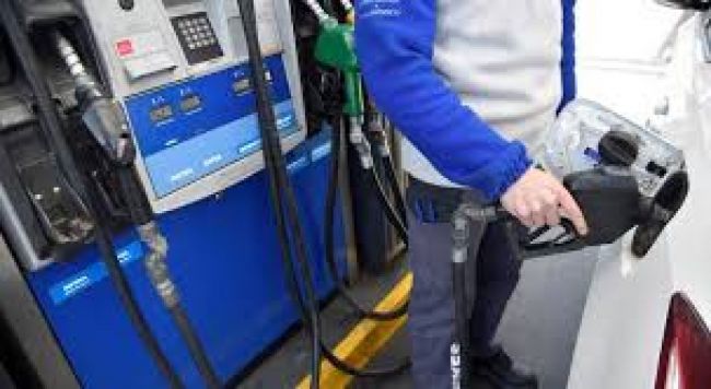 El litro de nafta dejará de ser referencia para el cobro de multas