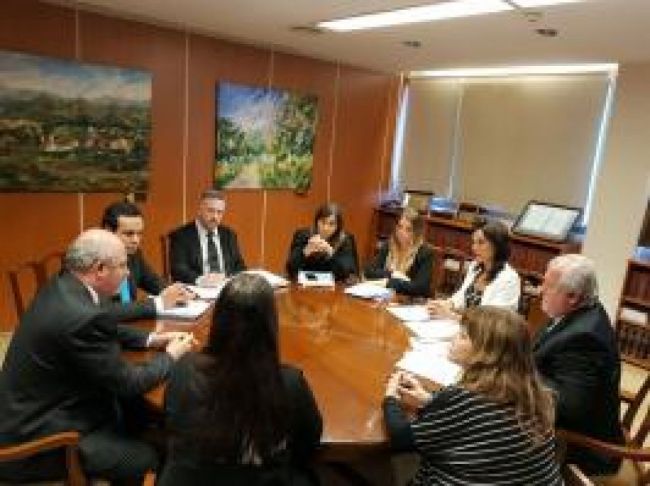 Reunión en la Corte de Justicia