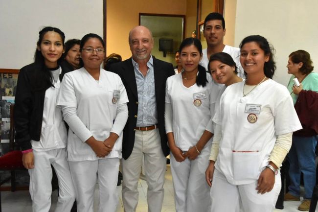 Médicos residentes para reforzar la atención