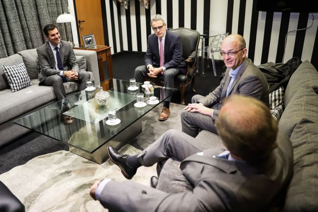 Urtubey con referentes del Banco Mundial