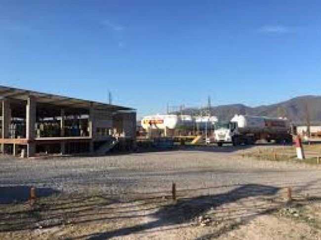 Una de las plantas de gas en plena zona urbana