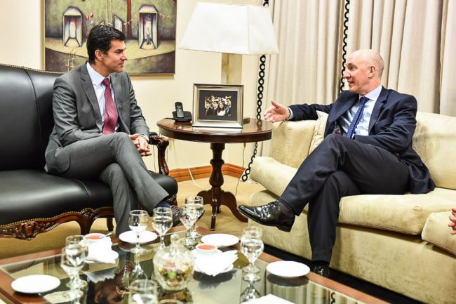 Urtubey con el embajador Kent