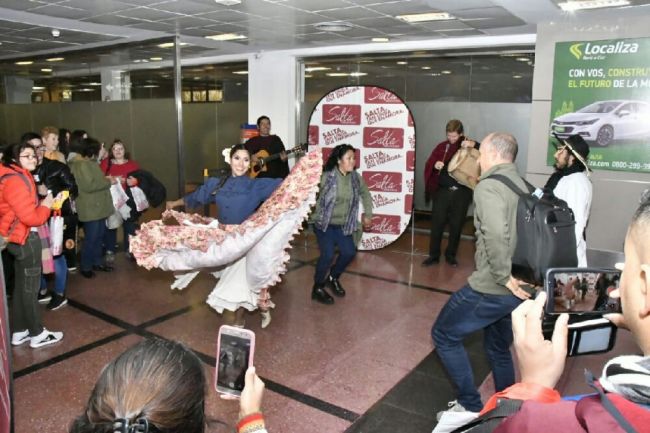 Fiesta en el aeropuerto